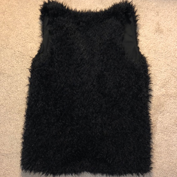 Sherpa Style Vest - Picture 4 of 4